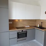 Walter Apartman *