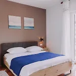 Walter Apartman Rabac